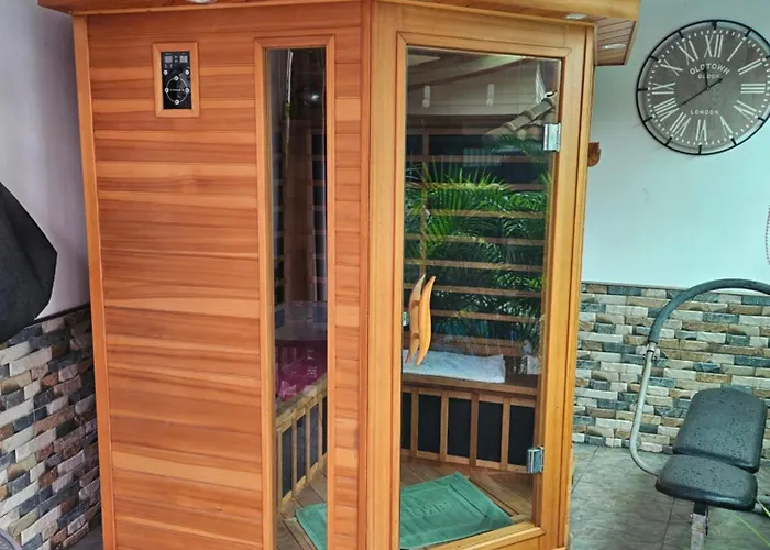 Separate 2 Bedroom House With Swimming Pool